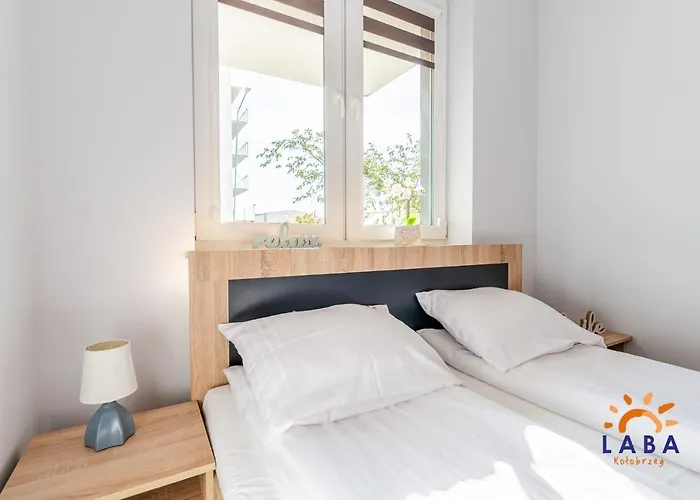 Laba Bursztynowe Z Miejscami Postojowymi דירה