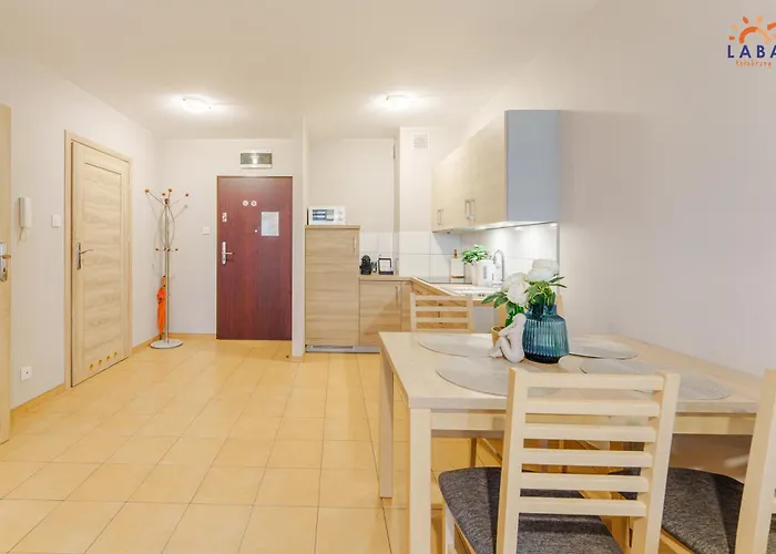 Laba Bursztynowe Z Miejscami Postojowymi דירה *