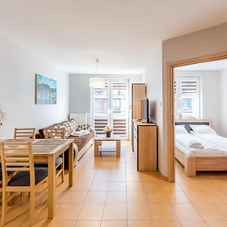 Laba Bursztynowe Z Miejscami Postojowymi דירה